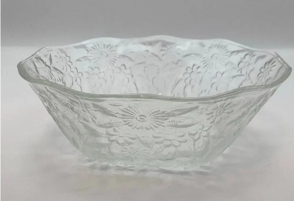 Vintage Indiana Pressed Glass Pineapple Floral Pattern (618) 7.5
